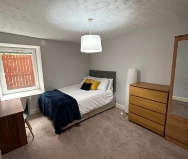 5 bedroom apartment to rent - Photo 2