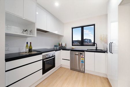 Modern 3-Bedroom Home - Photo 3