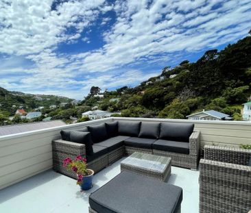 Family home nestled into the native bush - Photo 2