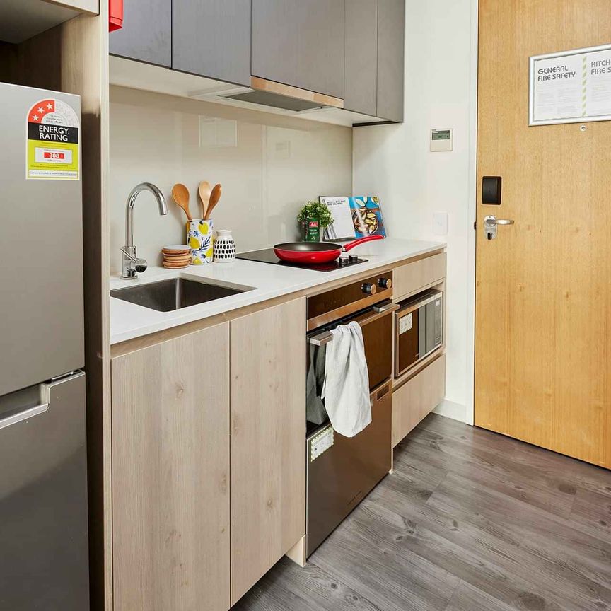 Signature Plus Studio, Double Bed - Photo 1
