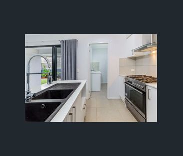 Spacious 4 Bedroom Family Home Available for Long-Term Lease. - Photo 3