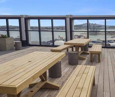 CITY CENTRAL - 2 Bedroom Apt with A Carpark and Furniture - Photo 2