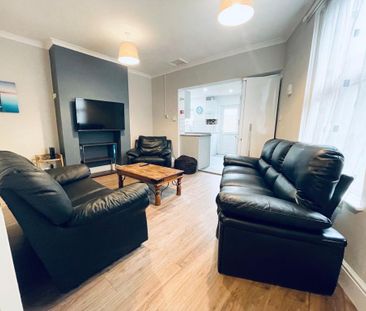 6 bedroom house to rent - Photo 3