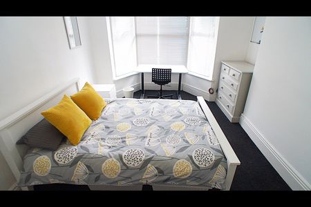 5 Bed Terraced House, Wayland Road, S11 - Photo 3