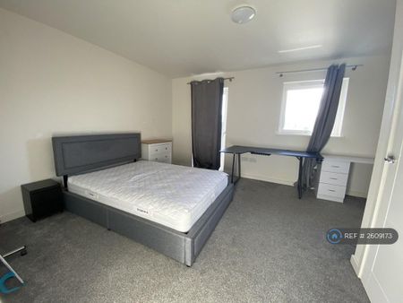 5 bedroom detached house to rent - Photo 4