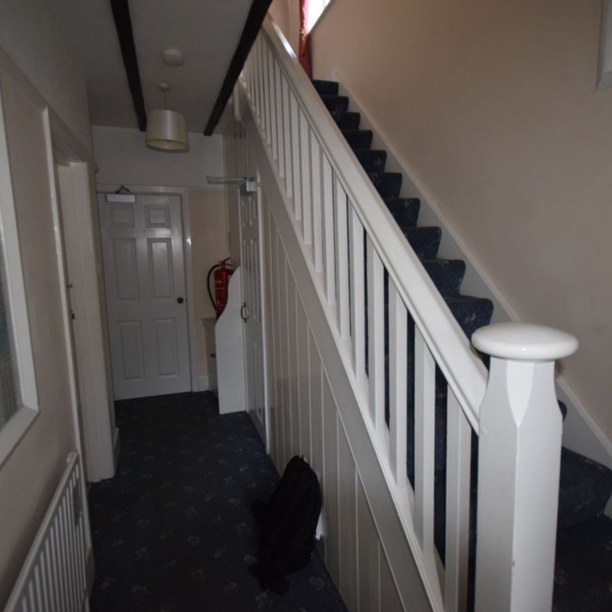 4 Bedroom House To Rent in Ensbury Park - £2,000 pcm Tenancy Info - Photo 1