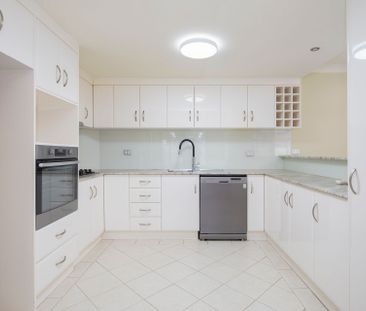 Low Maintenance 3 bedroom - Photo 1