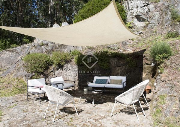 Outstanding country house with privacy, lovely views for long term let located in the Nigran, Pontevedra