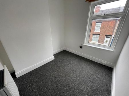 3 bedroom terraced house to rent - Photo 5