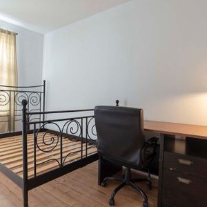 4 1/2 au deuxième étage près du métro Frontenac à louer - Photo 2