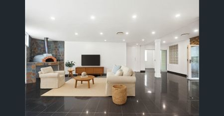 Spacious Family Home in a Prime Port Kembla Location - Photo 2