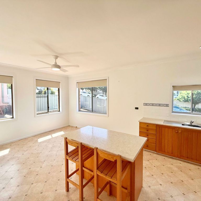 296 The Esplanade, Speers Point - Photo 1