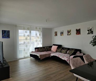 Schönes 3.5-Zimmer-Dachgeschossapartment in Givisiez - Foto 1