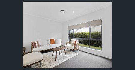 Modern Executive Living Backing Onto Pristine Bushland - Photo 2