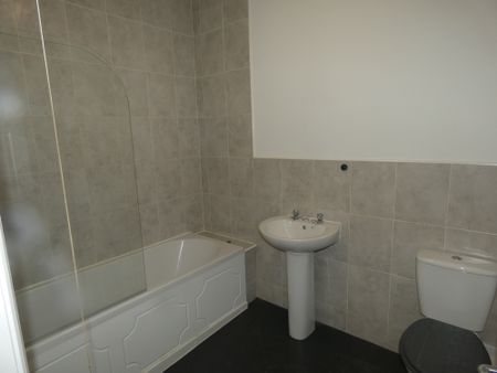 Station Road Flat 6 - Photo 3