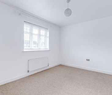 4 bedroom detached house to rent - Photo 5