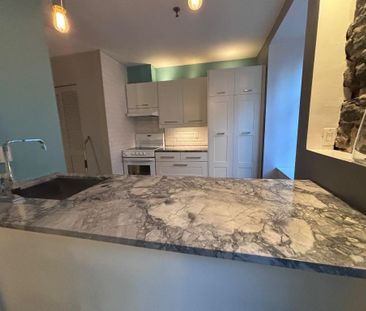 Joli appartement entièrement meublé + équipé Vieux Port - Photo 4