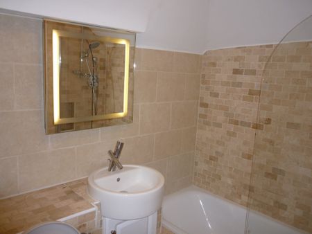 1 Bed Flat, Thorney Hedge Road, W4 - Photo 3