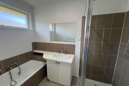 3 Bosco Close, Narre Warren VIC - Photo 3
