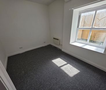 2, Newton Road, BA20 1NF, Yeovil - Photo 5