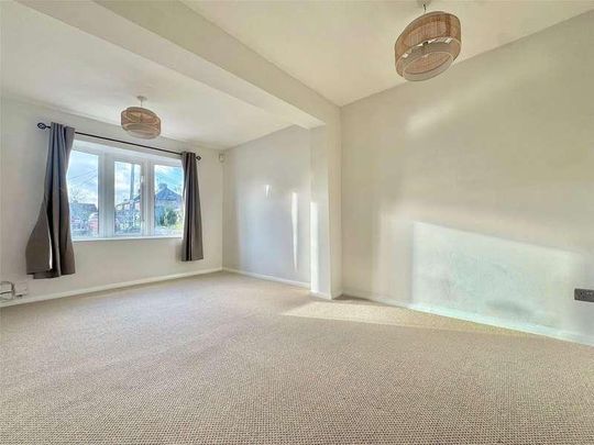 Upper Weybourne Lane, Farnham, Surrey, GU9 - Photo 1