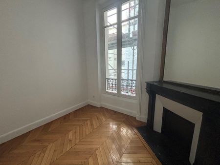 location Appartement T7 DE 193.95m² À PARIS - Photo 3