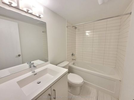 For Lease - 151 Honeycrisp Crescent Unit# TH 165, Vaughan, Ontario - Photo 4