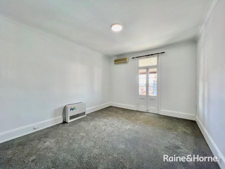 Beautifully Restored 1 Bedroom Unit In the CBD - Available 9.1.2026 - Photo 2