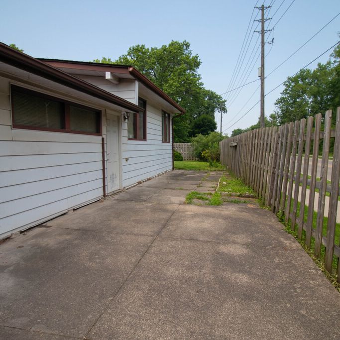 All Inclusive 3 Bedroom Main Unit In Niagara Falls - Photo 1