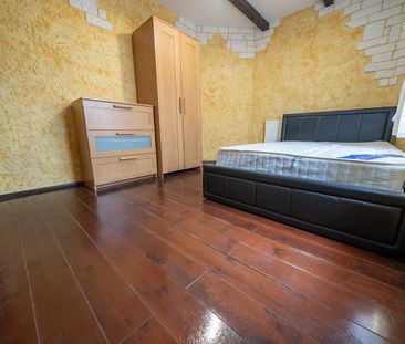 Room in a Shared House, Moorside Road, BR1 - Photo 2