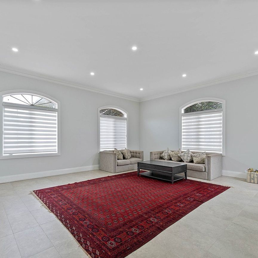 For Lease - 6074 9 Highway, Mono, Ontario - Photo 1