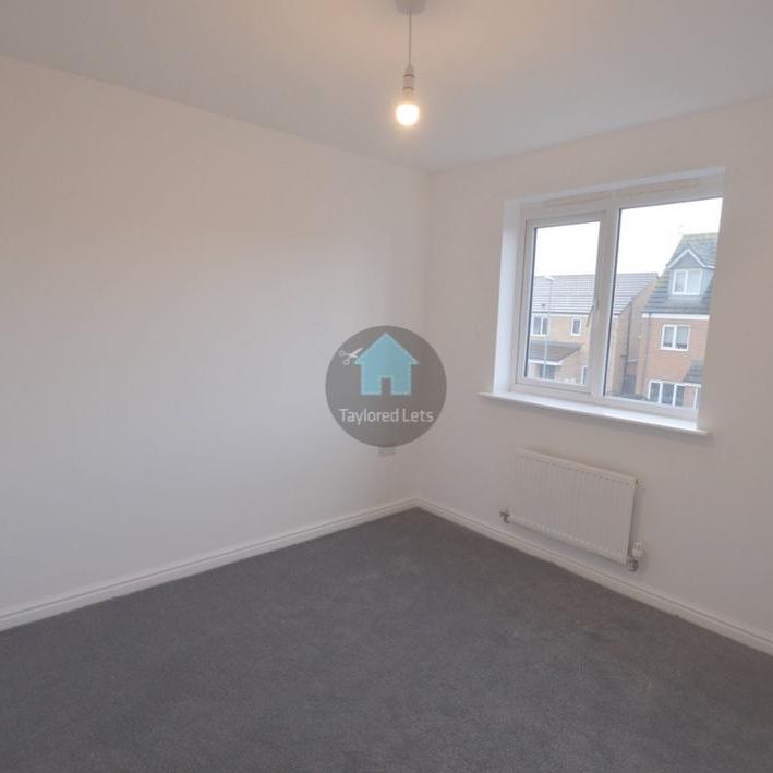 4 bedroom semi-detached house to rent - Photo 1