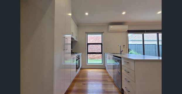 Light-Filled Contemporary Living in a Prime Preston Pocket - Photo 1