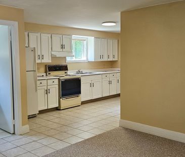 For Lease - 619 Queensville Side Road Unit# 1, East Gwillimbury, On... - Photo 4