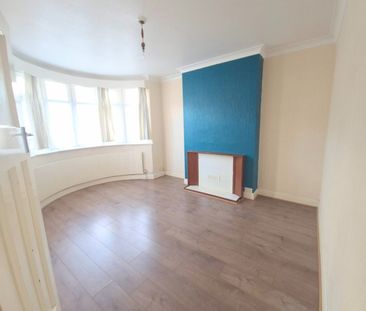 4 Bed Terraced House, Dimsdale Drive, NW9 - Photo 1