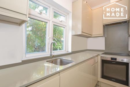 2 bedroom flat to rent - Photo 2