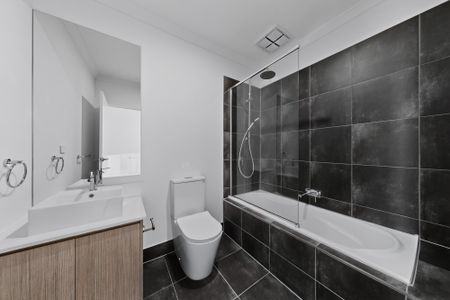 105 Prudence Parade, Point Cook VIC 3030 - House For Rent | Domain - Photo 5