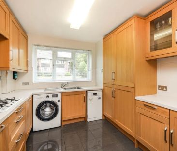 3 bedroom flat to rent - Photo 5