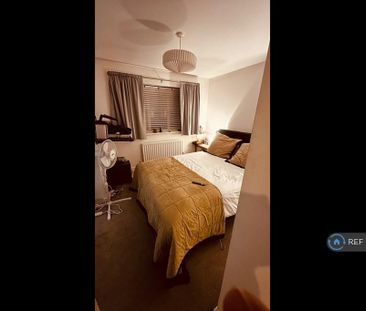 1 bedroom in a house share to rent - Photo 3