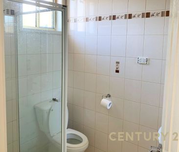 Modern Family Comfort in a Peaceful Court Location - Photo 4