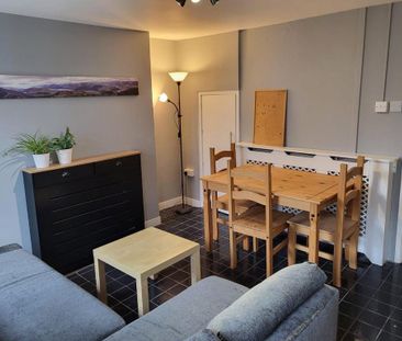 4 bedroom terraced house to rent - Photo 1