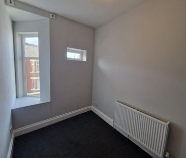 3 bedroom terraced house to rent - Photo 6