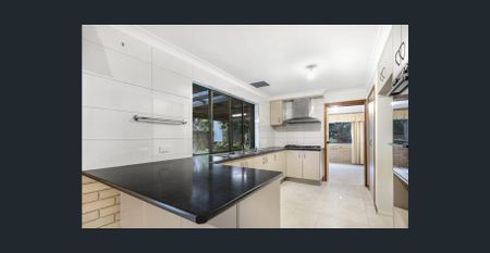 3 Thea Ct, Indooroopilly - 5 bedroom, 3 bathroom House with 4 parking spaces - available Feb 16th (Flexible move-in date) - Photo 5
