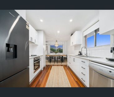 35 Baldwin Street, Redcliffe, Qld 4020 - Photo 3