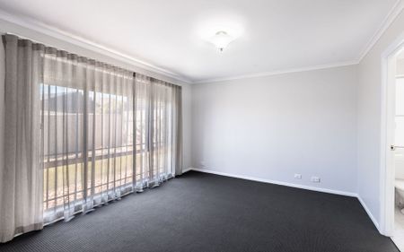 Spacious Family Home in a Prime Coastal Location - Photo 3