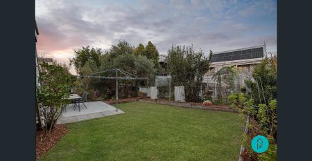 3 BED 1 BATH CHARMING HOME - Photo 5