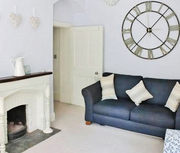 Coopers Hill Lane, Englefield Green, Egham, Surrey, TW20 0JY - Photo 1