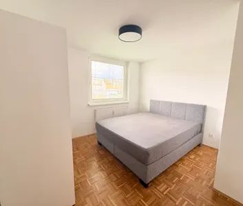 Moderne, komplett sanierte 2-Zimmer-Wohnung mit Lift, Kellerabteil & Parkplatz in 1100 Wien - Foto 2