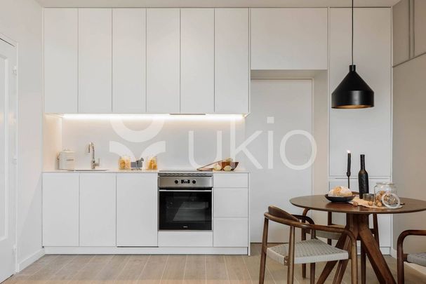 2 room luxury Flat for rent in Barcelona, Spain - Photo 1