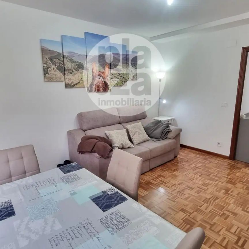 Piso de alquiler en Constitucion Española, Barriada Militar 2 de Mayo - Capiscol - Photo 1